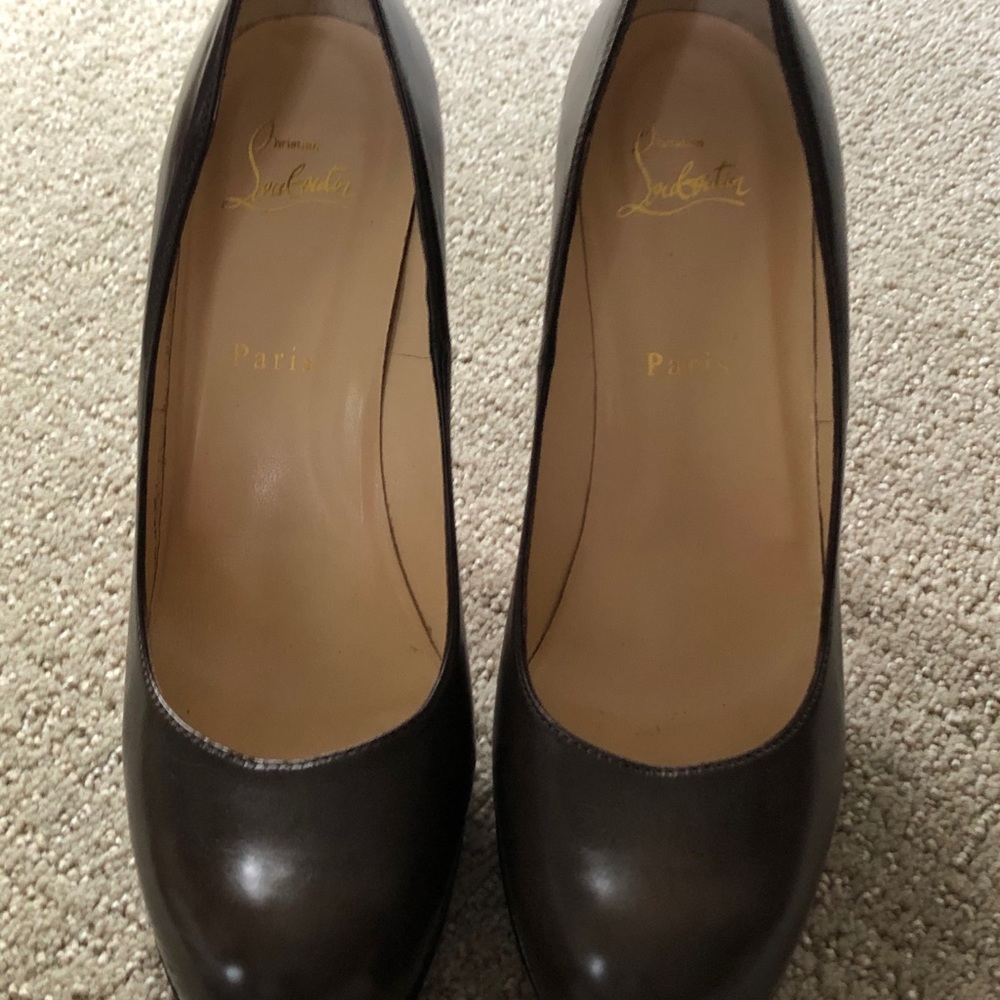 Loubitan Brown Pumps